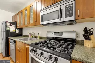 2208 Christian St, Philadelphia, PA 19146 - Photo 11