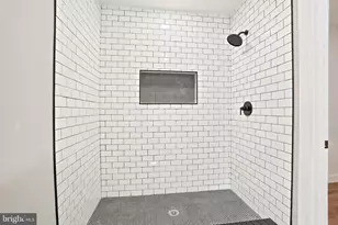 1724 S 4th St, Philadelphia, PA 19148 - Photo 15