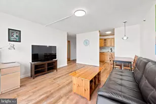2018 Walnut St, Philadelphia, PA 19103 - Photo 9