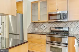 1726 Bainbridge St, Philadelphia, PA 19146 - Photo 9