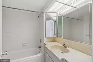 1326 Spruce St, Philadelphia, PA 19107 - Photo 19