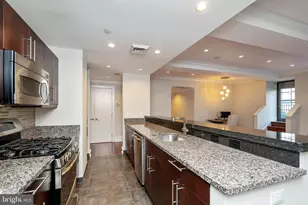 219 S 18th St, Philadelphia, PA 19103 - Photo 13