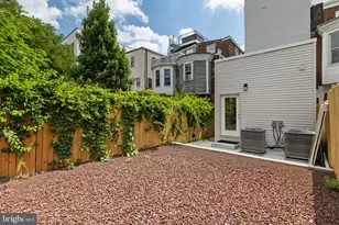 856 N 19th St, Philadelphia, PA 19130 - Photo 11