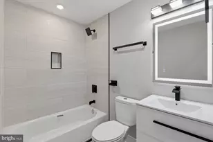 856 N 19th St, Philadelphia, PA 19130 - Photo 15