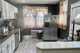 7442 E Walnut Ln, Philadelphia, PA 19138 - Photo 3