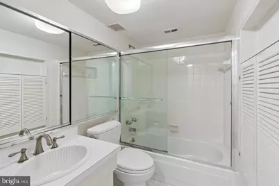 25 Saint James Ct #41, Philadelphia, PA 19106 - Photo 27
