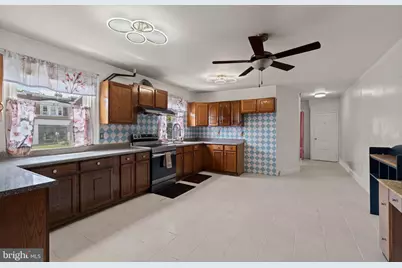 326 W Nedro Avenue, Philadelphia, PA 19120 - Photo 13