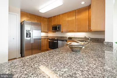717 S Chris Columbus Boulevard #804, Philadelphia, PA 19147 - Photo 17