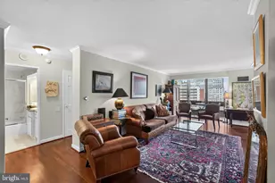1326 Spruce St, Philadelphia, PA 19107 - Photo 3