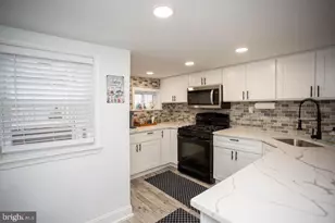 1128 O'Neil St, Philadelphia, PA 19123 - Photo 9