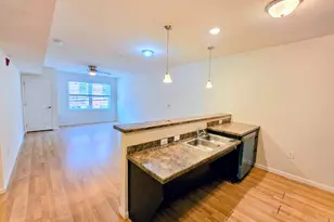121 S 43rd St, Philadelphia, PA 19104 - Photo 3