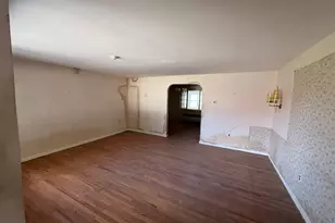 836 Strahle St, Philadelphia, PA 19111 - Photo 3