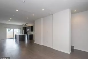 527 W Jefferson St, Philadelphia, PA 19122 - Photo 3