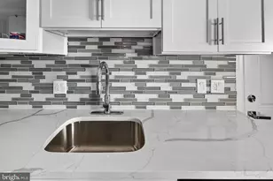 2545 S 9th St, Philadelphia, PA 19148 - Photo 33