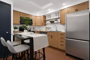 817 S Leithgow St, Philadelphia, PA 19147 - Photo 33