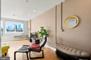 1637 Poplar St, Philadelphia, PA 19130 - Photo 3