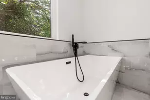 1421 21st St, Philadelphia, PA 19146 - Photo 21