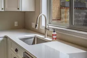 1523 S Clarion St, Philadelphia, PA 19147 - Photo 5