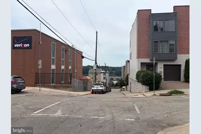 214 Grape Street, Philadelphia, PA 19128 - Photo 3
