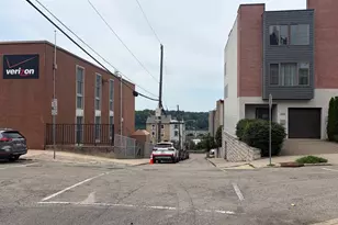 214 Grape St, Philadelphia, PA 19128 - Photo 3