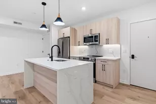 208 Vine St, Philadelphia, PA 19106 - Photo 1