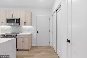 208 Vine St, Philadelphia, PA 19106 - Photo 3