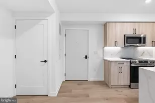 208 Vine St, Philadelphia, PA 19106 - Photo 3