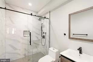 526 Brown St, Philadelphia, PA 19123 - Photo 13