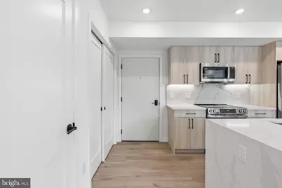 209 New Street #5E, Philadelphia, PA 19106 - Photo 3