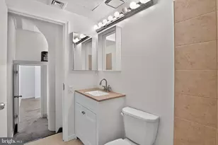 244 N 3rd St, Philadelphia, PA 19106 - Photo 25