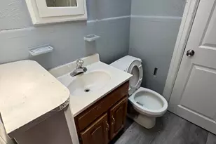 2927 S Dewey St, Philadelphia, PA 19142 - Photo 9