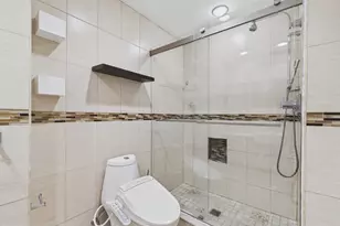 2036 Appletree St, Philadelphia, PA 19103 - Photo 33