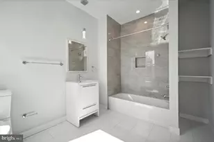 647 N 33rd St, Philadelphia, PA 19104 - Photo 11