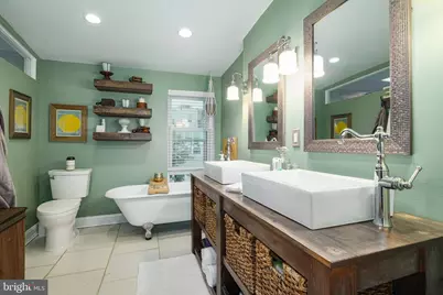 2226 Saint Albans Street, Philadelphia, PA 19146 - Photo 15