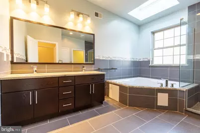 235 W Jefferson Street, Philadelphia, PA 19122 - Photo 17