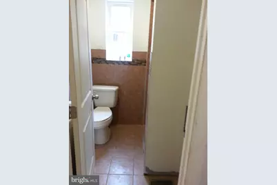 211 S 45th Street, Philadelphia, PA 19104 - Photo 5