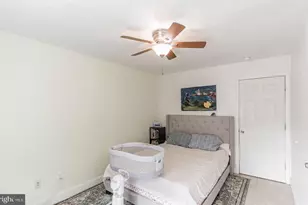 406 Pierce St, Philadelphia, PA 19148 - Photo 9