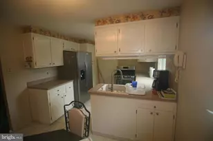8513 Ferndale St, Philadelphia, PA 19111 - Photo 9