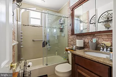 896 Pine Hill Rd, Philadelphia, PA 19115 - Photo 19