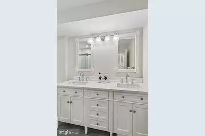 2045 Saint Albans Street, Philadelphia, PA 19146 - Photo 23