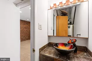 341 S 5th St, Philadelphia, PA 19106 - Photo 41