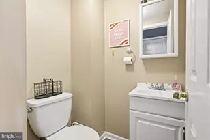 10227 N Canterbury Rd, Philadelphia, PA 19114 - Photo 7