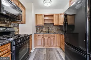 10227 N Canterbury Rd, Philadelphia, PA 19114 - Photo 11