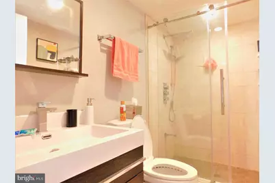 922 N 17th Street #F, Philadelphia, PA 19130 - Photo 13