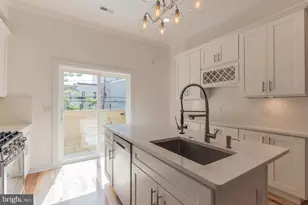 1335 S Bouvier St, Philadelphia, PA 19146 - Photo 9