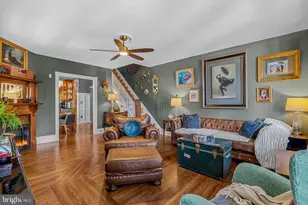 558 Jamestown St, Philadelphia, PA 19128 - Photo 5