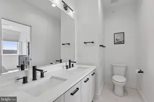 652 N 13th St, Philadelphia, PA 19123 - Photo 23