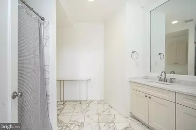 201 N 8th Street #402, Philadelphia, PA 19106 - Photo 21