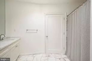 201 N 8th St, Philadelphia, PA 19106 - Photo 23