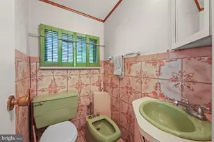 31 E Gravers Ln, Philadelphia, PA 19118 - Photo 19